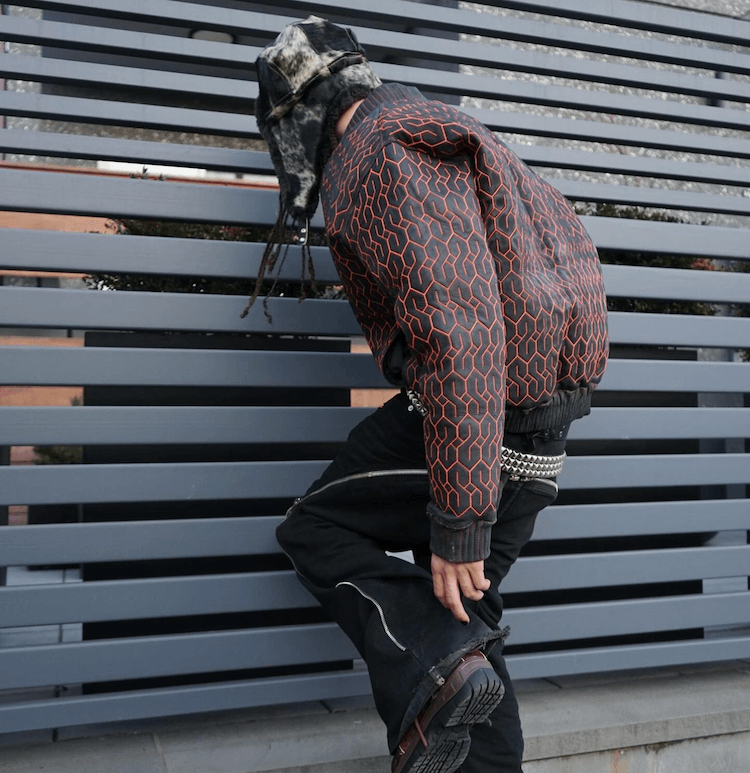 black/red